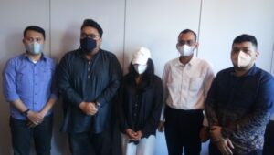 Korban YI bersama Kuasa Hukum