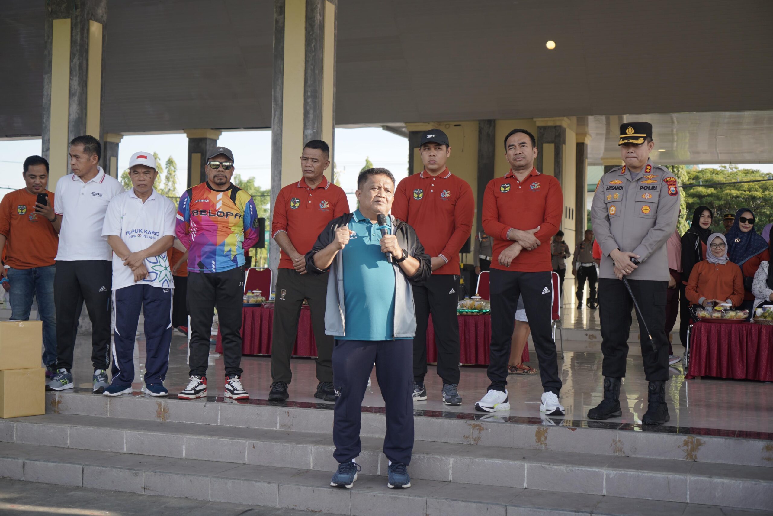 PJ Bupati Luwu, Muh. Saleh memberikan pengarahan. (Foto;ist)